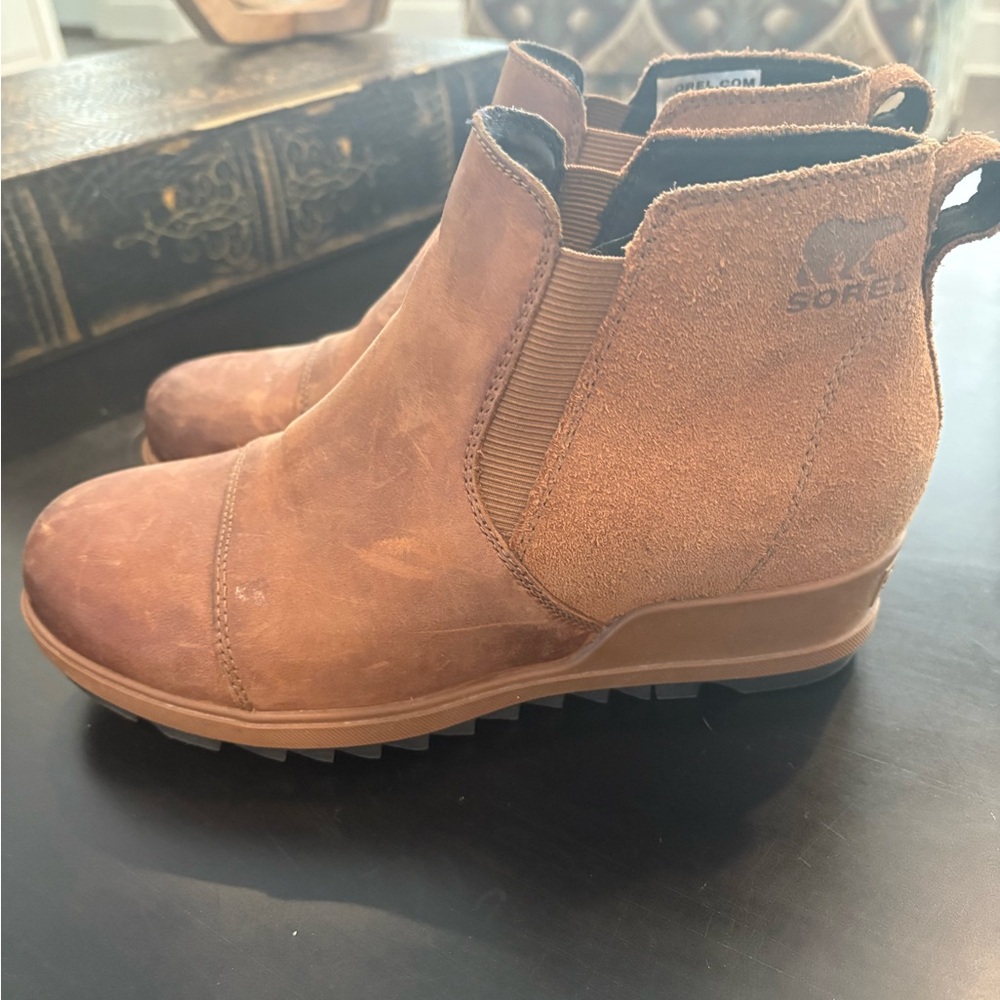 Sorel Tan Leather Ankle Boots - Brown nubuck, waterproof- gently worn